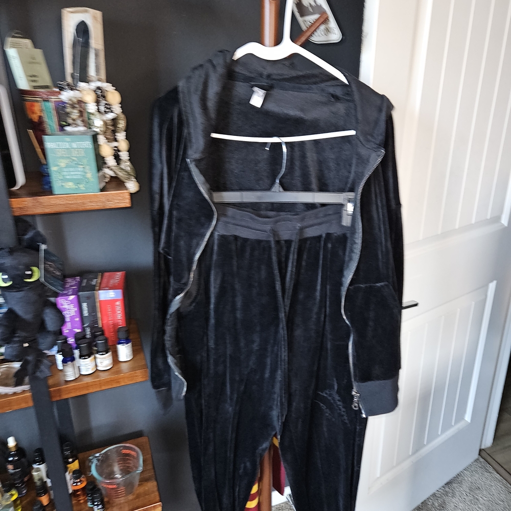 Felina Black Velour Set